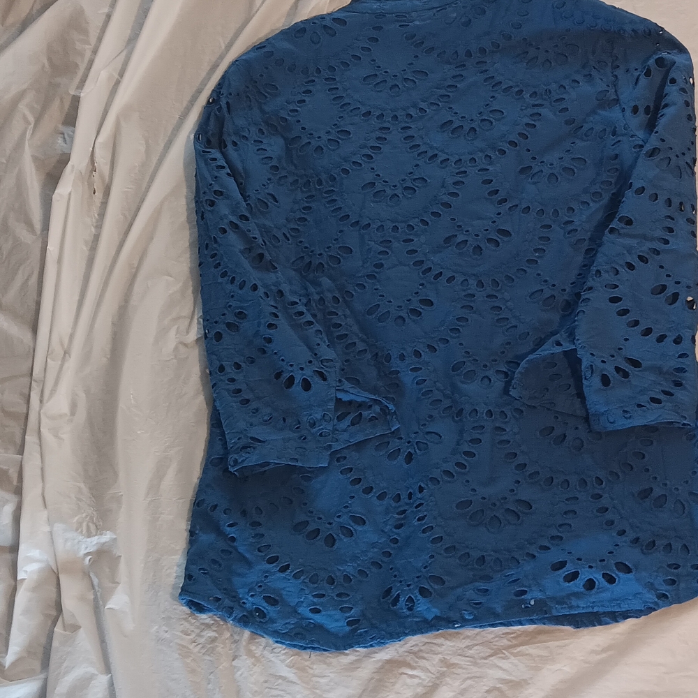 NEW Reba Royal Cotton Blue Eyelet Blouse, Med. - Picture 2 of 6